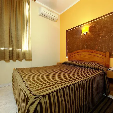 Sao Filipe 3* Φάρο